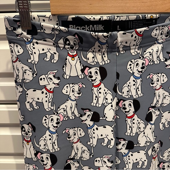 Blackmilk fleece lined legging Disney 101 Dalmatians - Picture 2 of 5